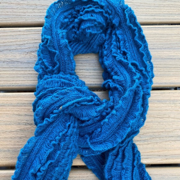 Teal ruffled scarf. Super soft! - Picture 3 of 7